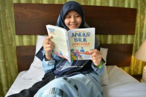 Buku Jungkir Balim Dunia Bankir