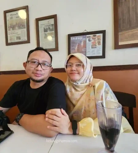 Mencicipi Roti Srikaya di Warung Kopi Purnama Bandung